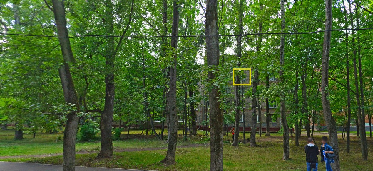 Квартира.Фасад здания с выделенными окнами реализуемого объекта.город Москва, Инженерная улица, дом 24 - Этаж _ 4, кв. 131.jpg