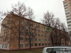 Квартира.Фасад здания с выделенными окнами реализуемого объекта.город Москва, Базовская улица, дом 24В - Этаж 5, кв. 79.jpg