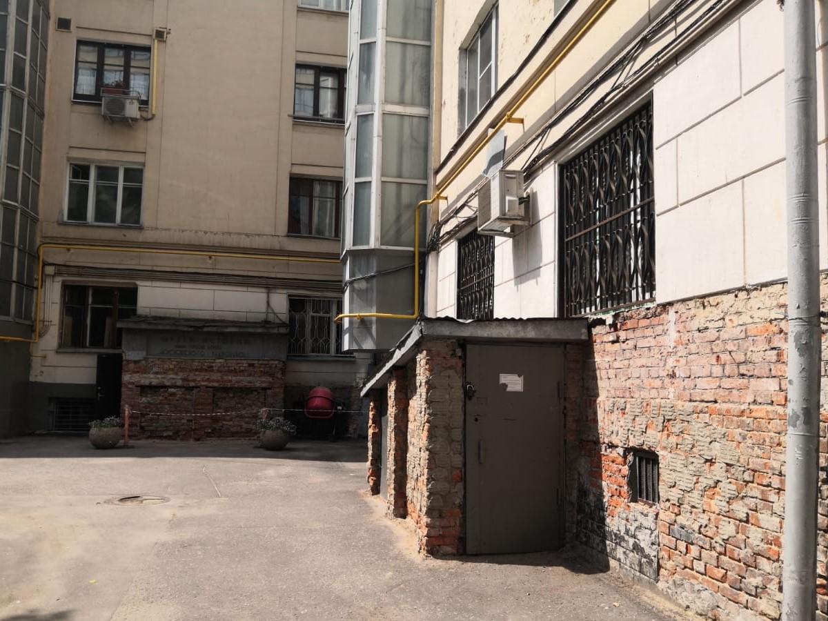 Нежилое помещение.Общий фасад здания.город Москва, улица Бахрушина, дом 1, строение 1 - Подвал _ 0 пом. IV, ком. 1-18.jpg