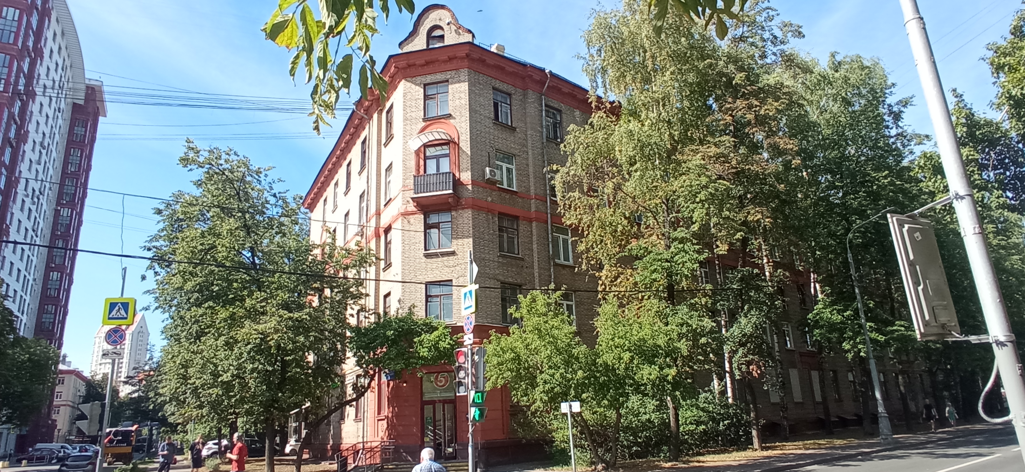ГП16805390.Нежилое помещение.Общий фасад здания.JPG