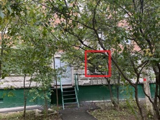 ГП16915142.Нежилое помещение.Фасад здания с выделенными окнами реализуемого объекта.JPG