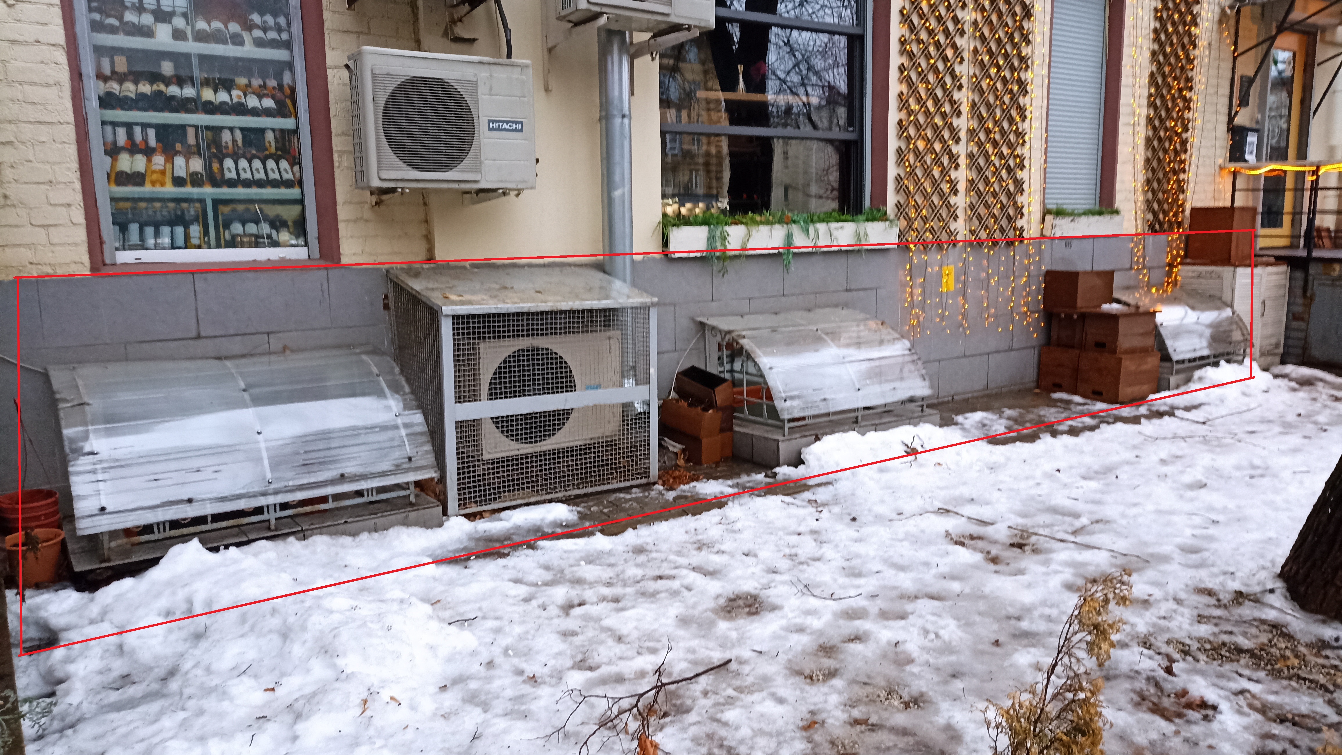 ГП16916292.Нежилое помещение.Фасад здания с выделенными окнами реализуемого объекта_3.jpg