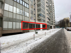ГП16917548.Нежилое помещение.Фасад здания с выделенными окнами реализуемого объекта.jpg
