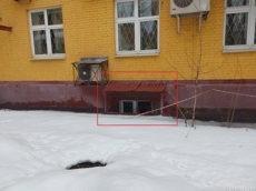 ГП16891250.Нежилое помещение.Фасад здания с выделенными окнами реализуемого объекта.jpg