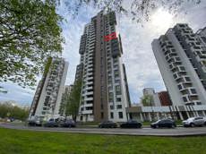 ГП16934489.Квартира.Фасад здания с выделенными окнами реализуемого объекта_2.jpg