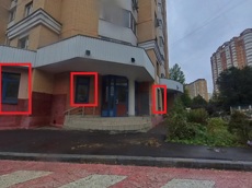 ГП16936538.Нежилое помещение.Фасад здания с выделенными окнами реализуемого объекта.jpg