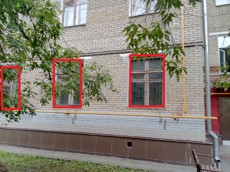 ГП16818305.Нежилое помещение.Фасад здания с выделенными окнами реализуемого объекта.jpg