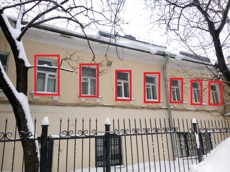 ГП16942326.Нежилое помещение.Фасад здания с выделенными окнами реализуемого объекта.jpg