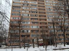 ГП16945556.Квартира.Фасад здания с выделенными окнами реализуемого объекта.jpg
