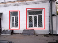 ГП16936843.Нежилое помещение.Фасад здания с выделенными окнами реализуемого объекта.jpg