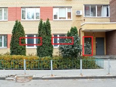 ГП16955254.Нежилое помещение.Фасад здания с выделенными окнами реализуемого объекта.jpg