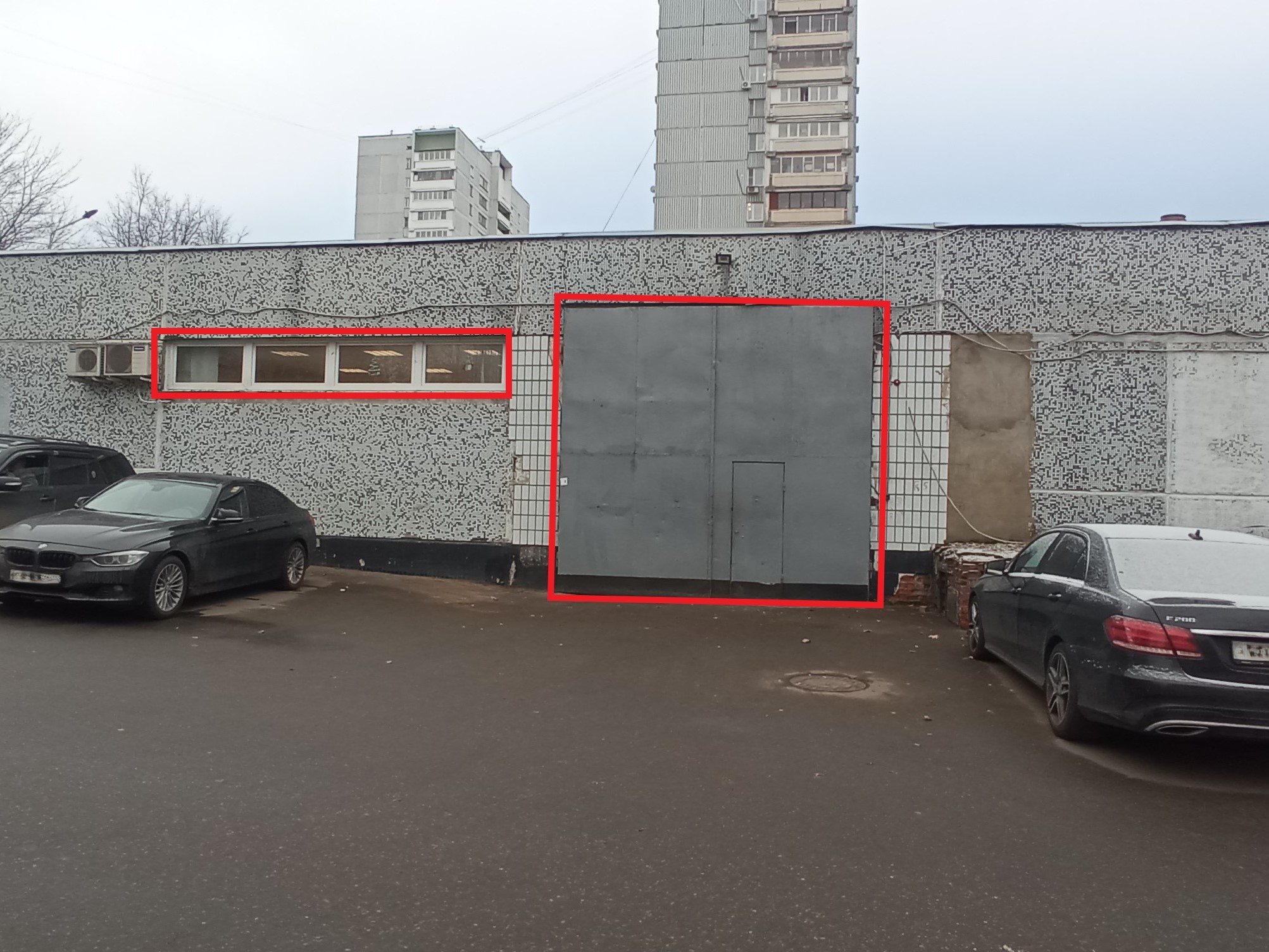 ГП16956437.Нежилое помещение.Фасад здания с выделенными окнами реализуемого объекта_3.jpg