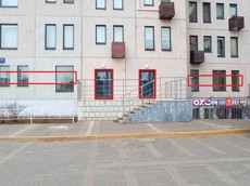 ГП16841538.Нежилое помещение.Фасад здания с выделенными окнами реализуемого объекта.jpg