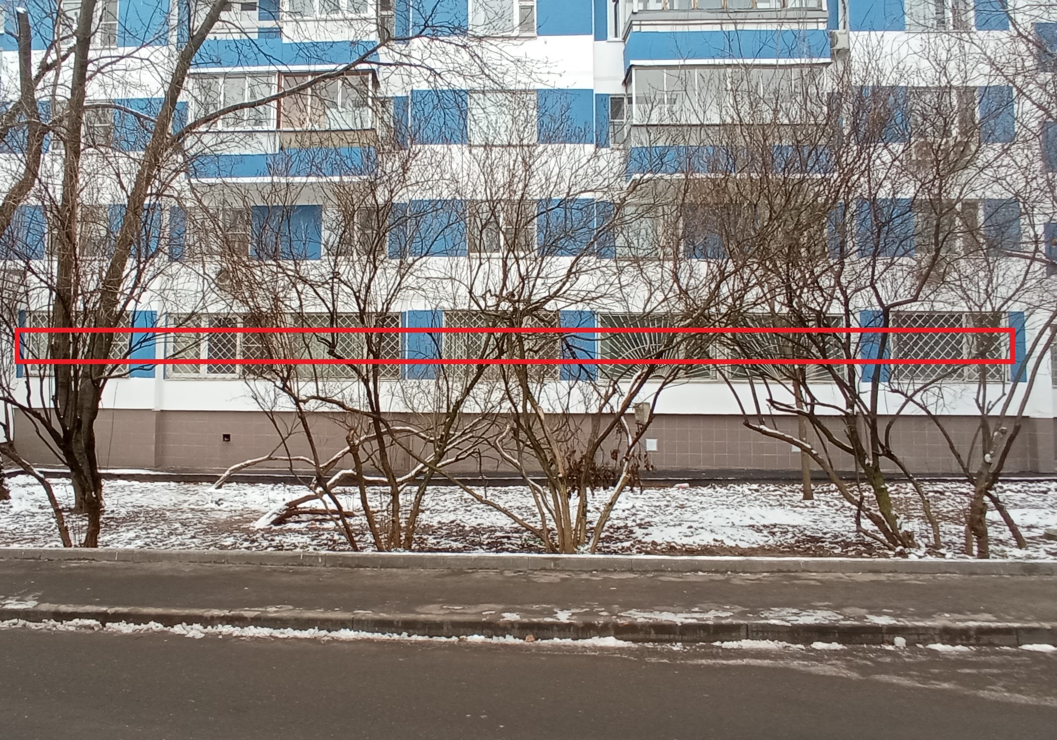 ГП16956807.Нежилое помещение.Фасад здания с выделенными окнами реализуемого объекта_2.jpg