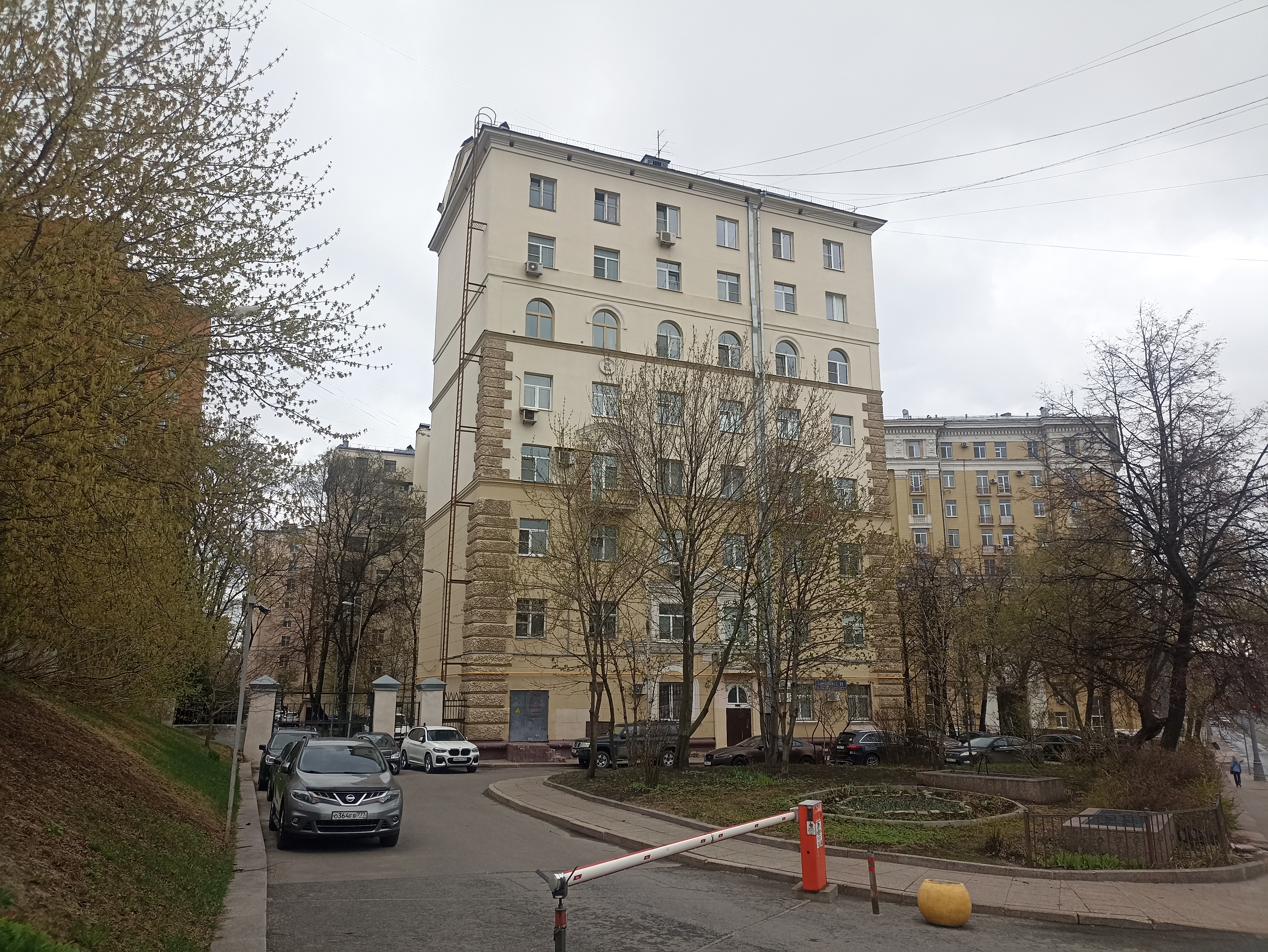 ГП16947881.Нежилое помещение.Общий фасад здания.jpg