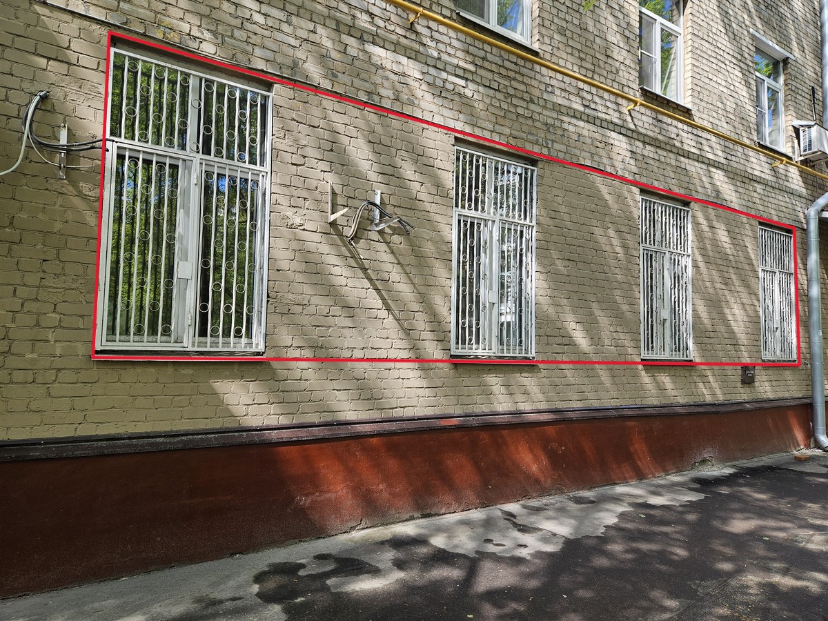 ГП16962177.Нежилое помещение.Фасад здания с выделенными окнами реализуемого объекта_7.jpg