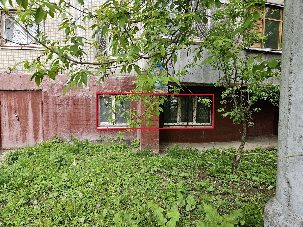 ГП16962153.Нежилое помещение.Фасад здания с выделенными окнами реализуемого объекта_2.jpg