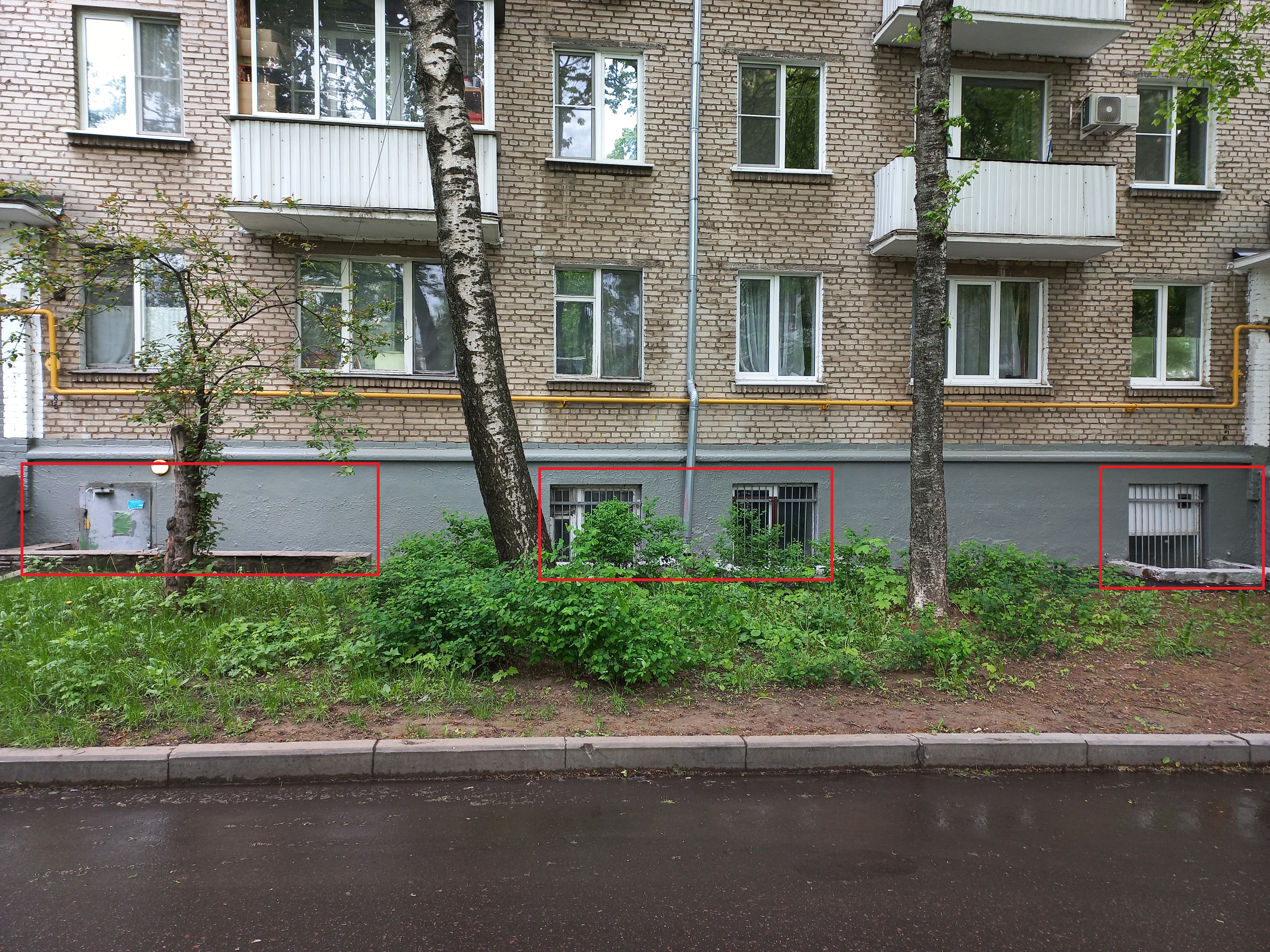 ГП16805803.Нежилое помещение.Фасад здания с выделенными окнами реализуемого объекта.jpg