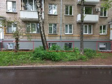 ГП16805803.Нежилое помещение.Фасад здания с выделенными окнами реализуемого объекта.jpg