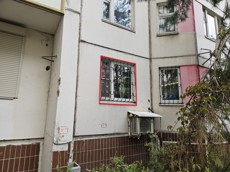 ГП16857115.Нежилое помещение.Фасад здания с выделенными окнами реализуемого объекта_3.jpg