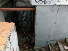 ГП16947147.Нежилое помещение.Фасад здания с выделенными окнами реализуемого объекта.jpg