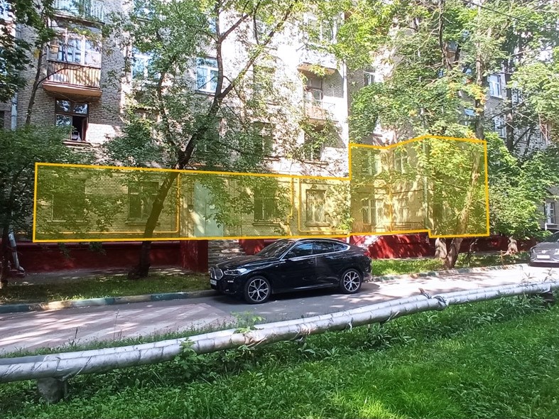 ГП16962258.Нежилое помещение.Фасад здания с выделенными окнами реализуемого объекта_2.jpg