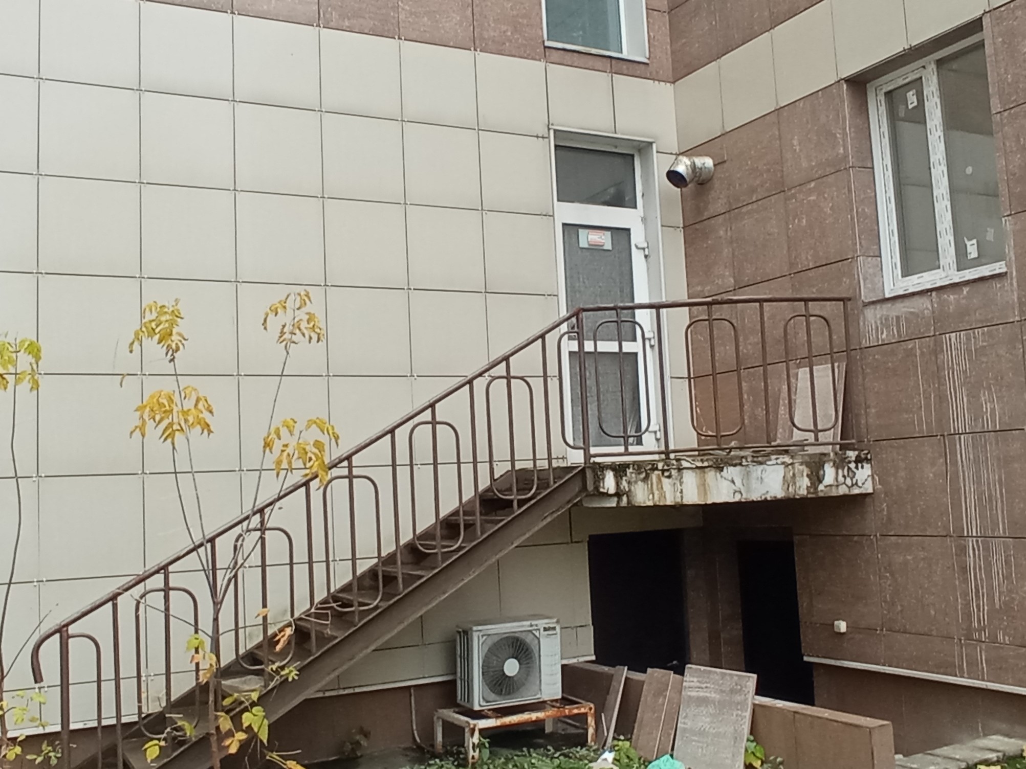 ГП16974863.Нежилое помещение.Входная группа объекта_2.jpg