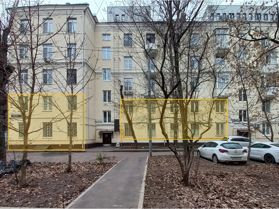 ГП16981682.Нежилое помещение.Фасад здания с выделенными окнами реализуемого объекта_3.jpg