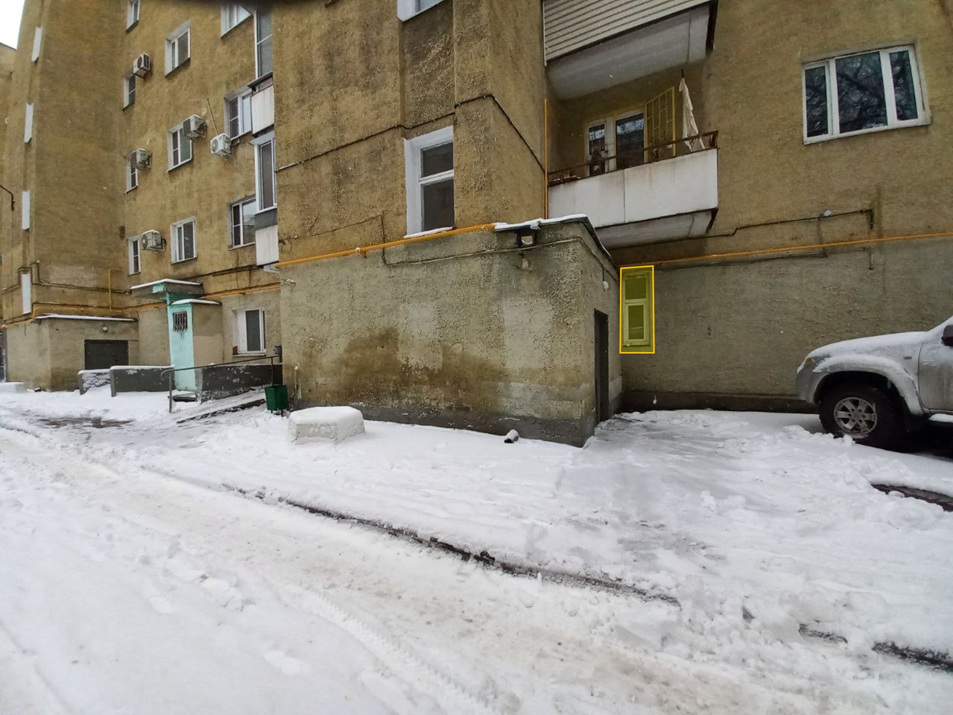 ГП16968208.Нежилое помещение.Фасад здания с выделенными окнами реализуемого объекта_6.jpg