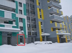 ГП16982005.Нежилое помещение.Фасад здания с выделенными окнами реализуемого объекта_2.jpg
