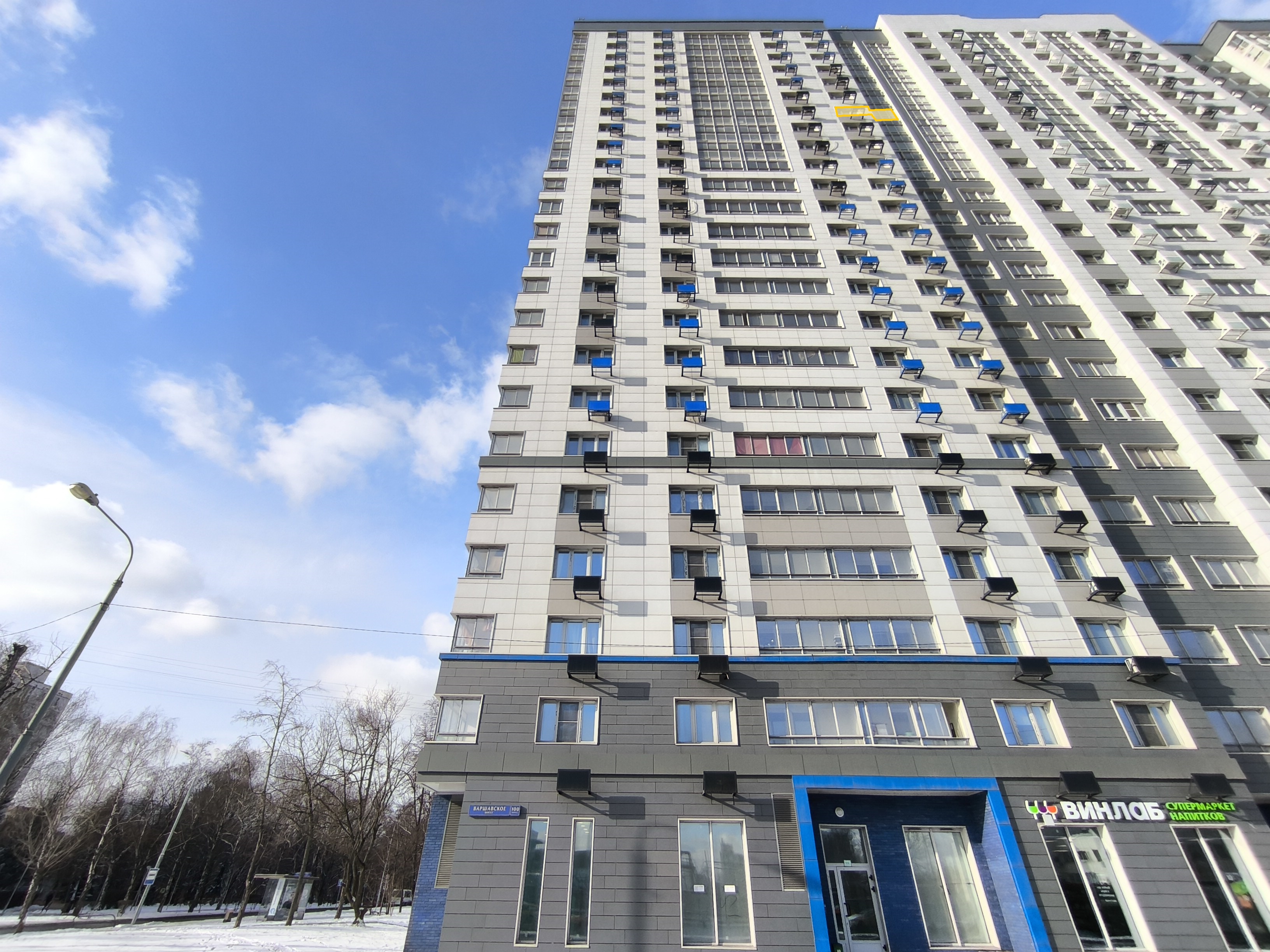ГП16961257.Квартира.Фасад здания с выделенными окнами реализуемого объекта.jpg