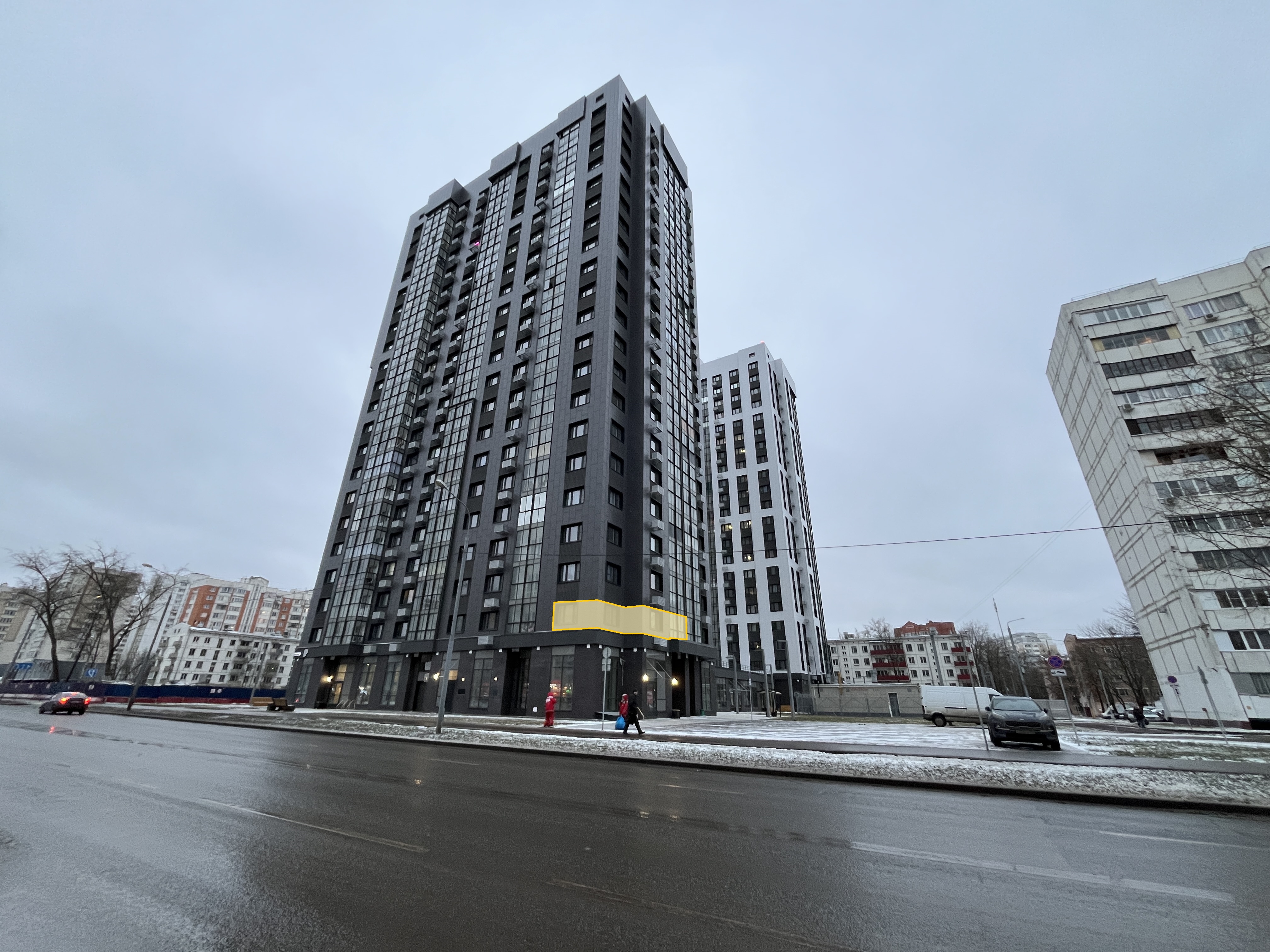 ГП16989599.Квартира.Фасад здания с выделенными окнами реализуемого объекта_2.jpg
