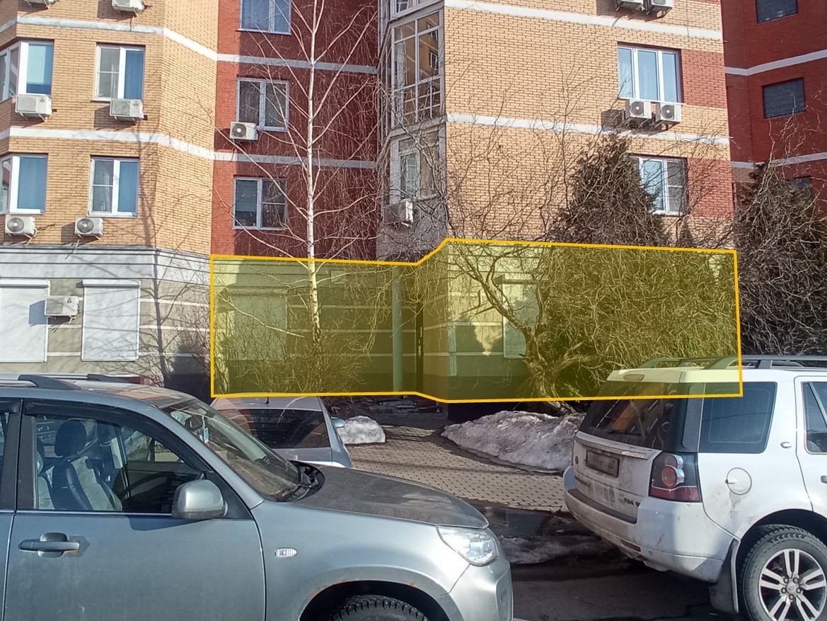 ГП16988848.Нежилое помещение.Фасад здания с выделенными окнами реализуемого объекта_2.jpg