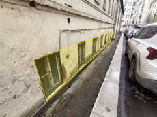 ГП16992716.Нежилое помещение.Фасад здания с выделенными окнами реализуемого объекта.jpg