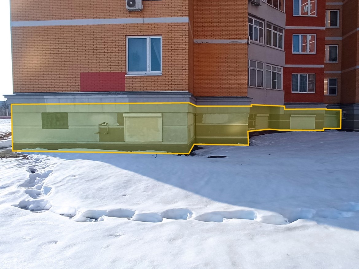 ГП16988848.Нежилое помещение.Фасад здания с выделенными окнами реализуемого объекта_3.jpg