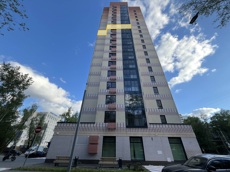 ГП16998417.Квартира.Фасад здания с выделенными окнами реализуемого объекта_2.jpg