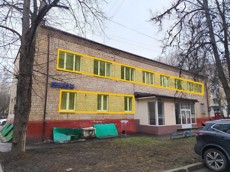 ГП16987583.Нежилое помещение.Фасад здания с выделенными окнами реализуемого объекта_2.jpg