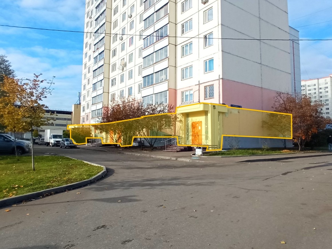 ГП16975476.Нежилое помещение.Фасад здания с выделенными окнами реализуемого объекта.jpg