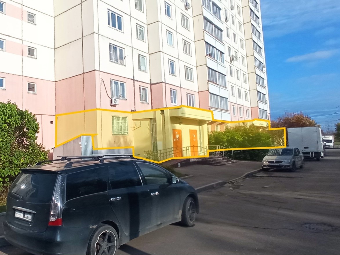 ГП16975476.Нежилое помещение.Фасад здания с выделенными окнами реализуемого объекта_2.jpg