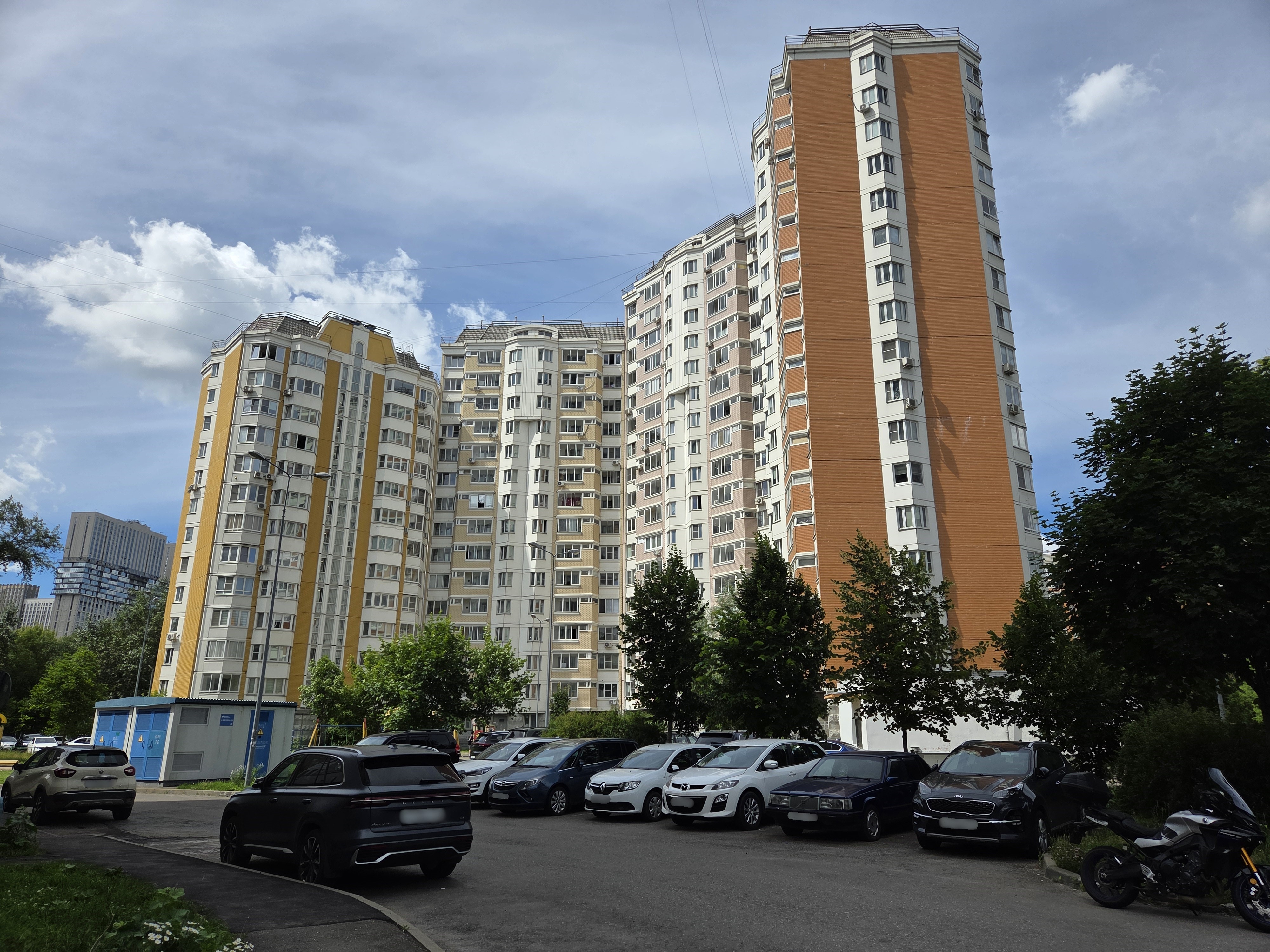 ГП16898939.Нежилое помещение.Общий фасад здания.jpg