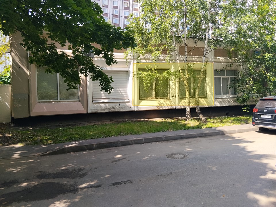 ГП16999910.Нежилое помещение.Фасад здания с выделенными окнами реализуемого объекта.jpg