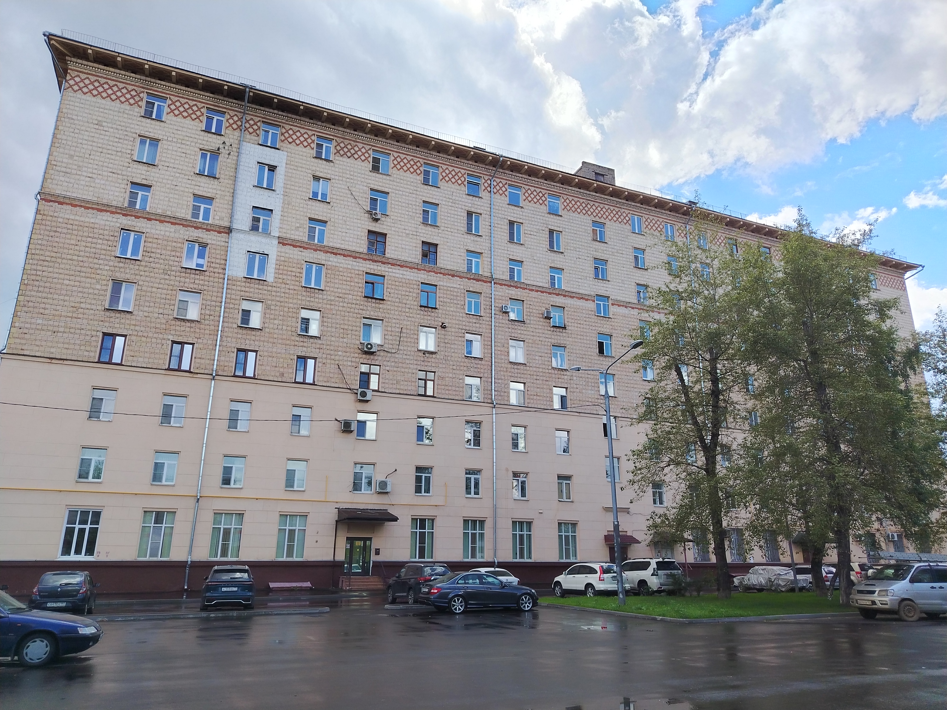 ГП16999645.Комната.Общий фасад здания_2.jpg