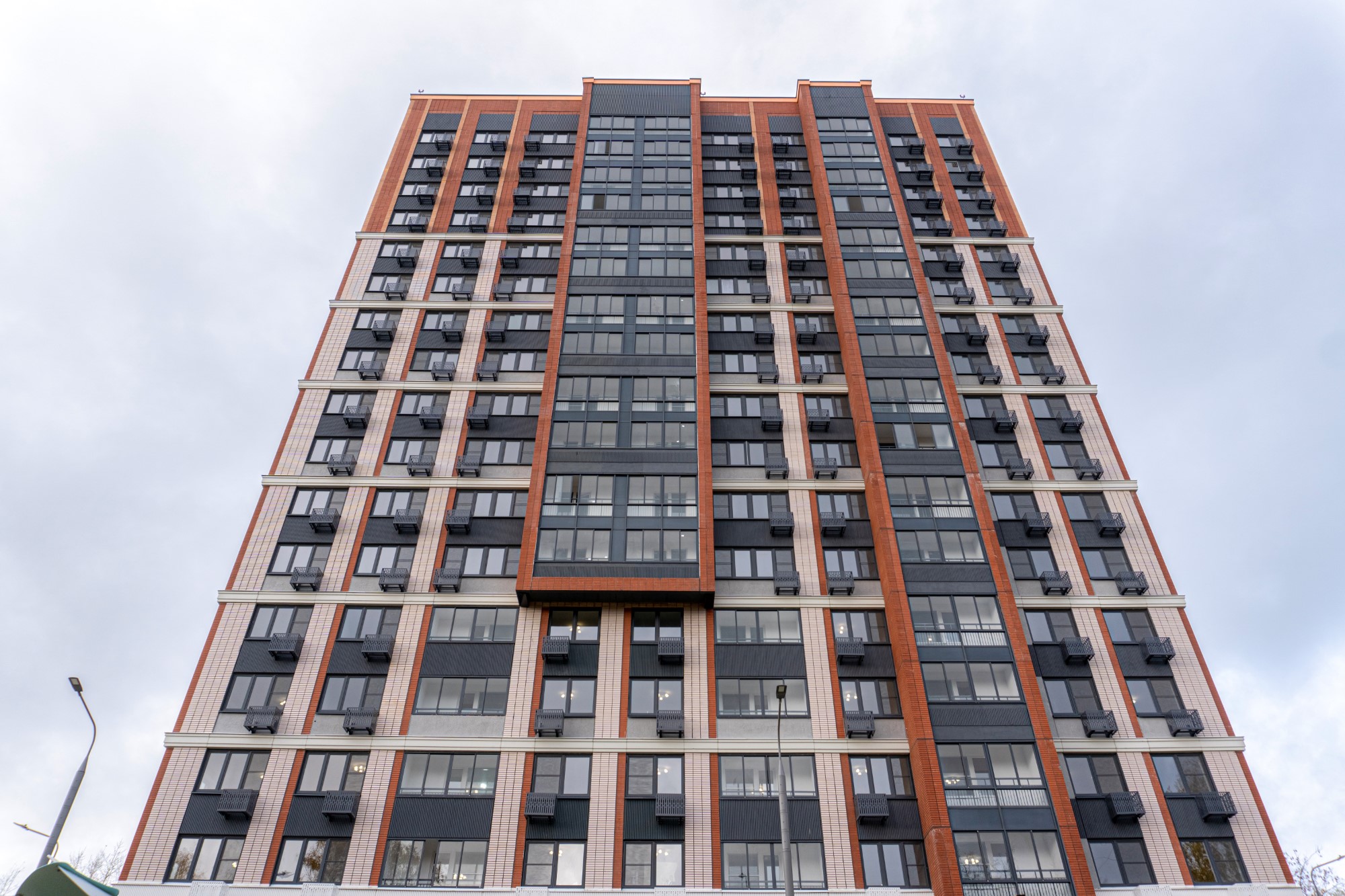 ГП17003260.Машино-место.Общий фасад здания.jpg