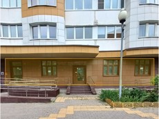 ГП16998397.Нежилое помещение.Фасад здания с выделенными окнами реализуемого объекта_2.jpg