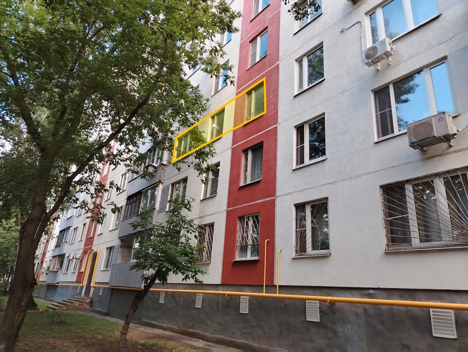 ГП17000944.Квартира.Фасад здания с выделенными окнами реализуемого объекта.jpg