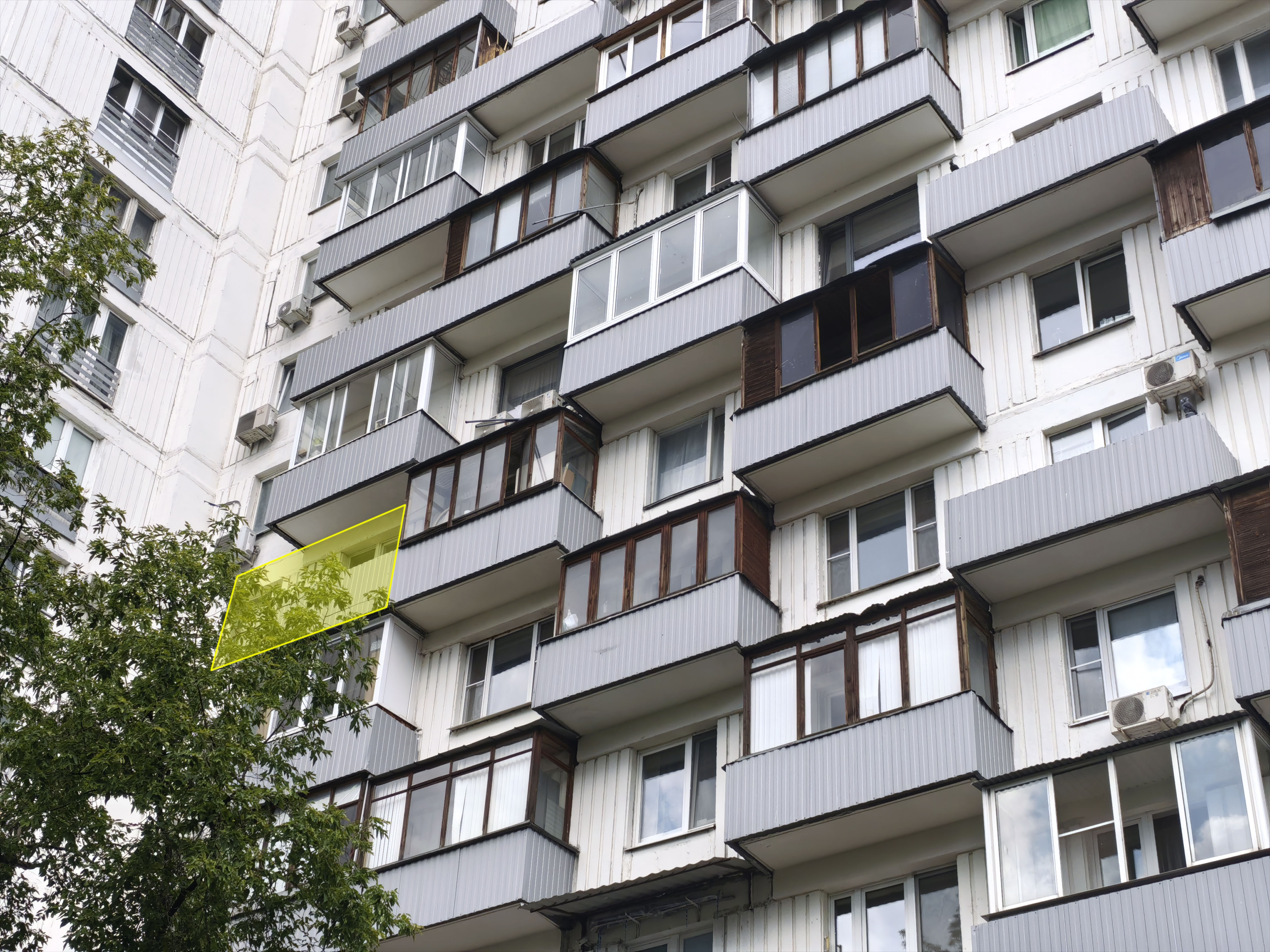 ГП17000839.Квартира.Фасад здания с выделенными окнами реализуемого объекта.jpg