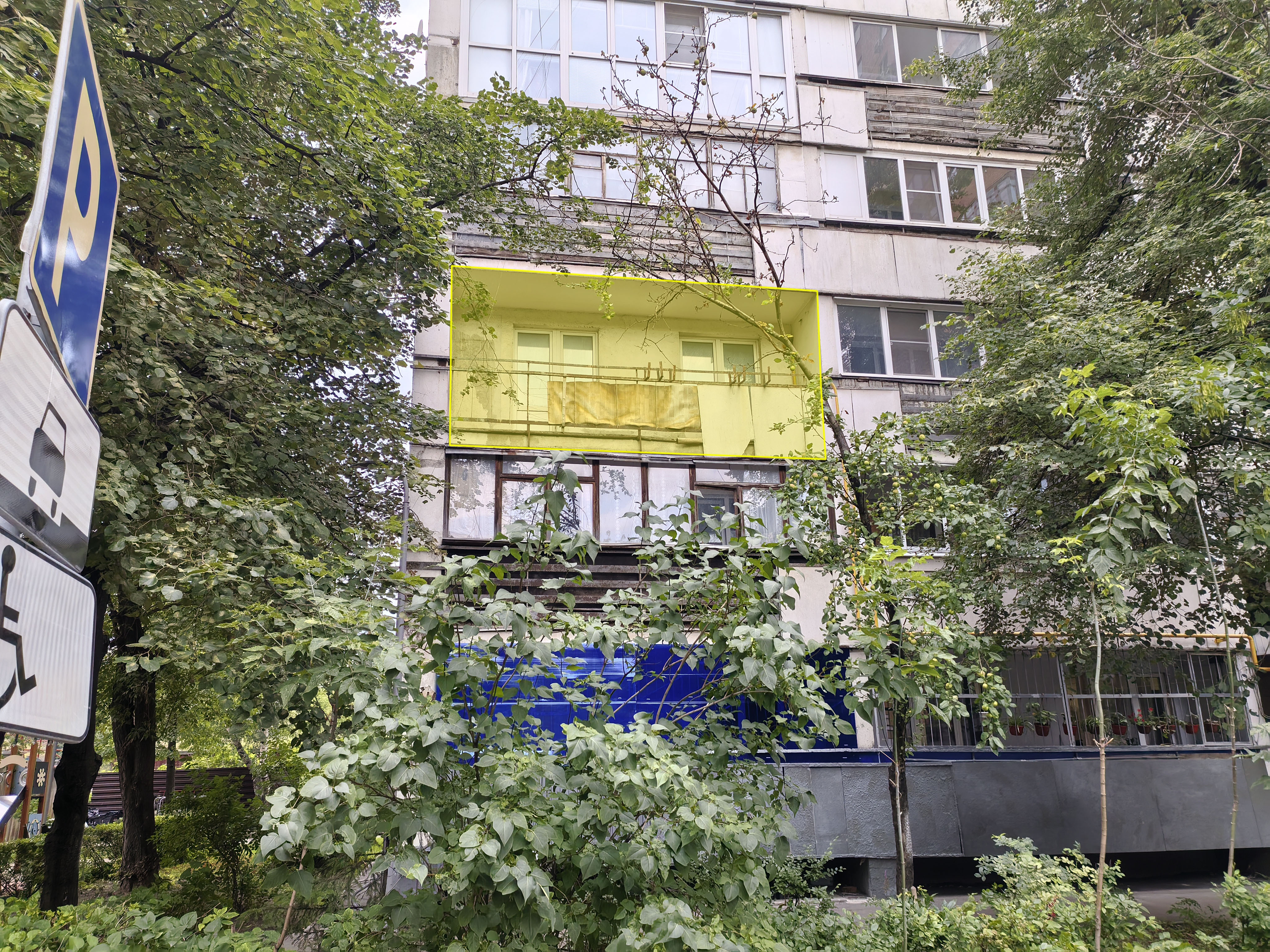 ГП17000819.Квартира.Фасад здания с выделенными окнами реализуемого объекта.jpg