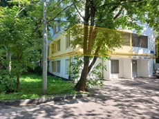 ГП16964853.Квартира.Фасад здания с выделенными окнами реализуемого объекта.jpg