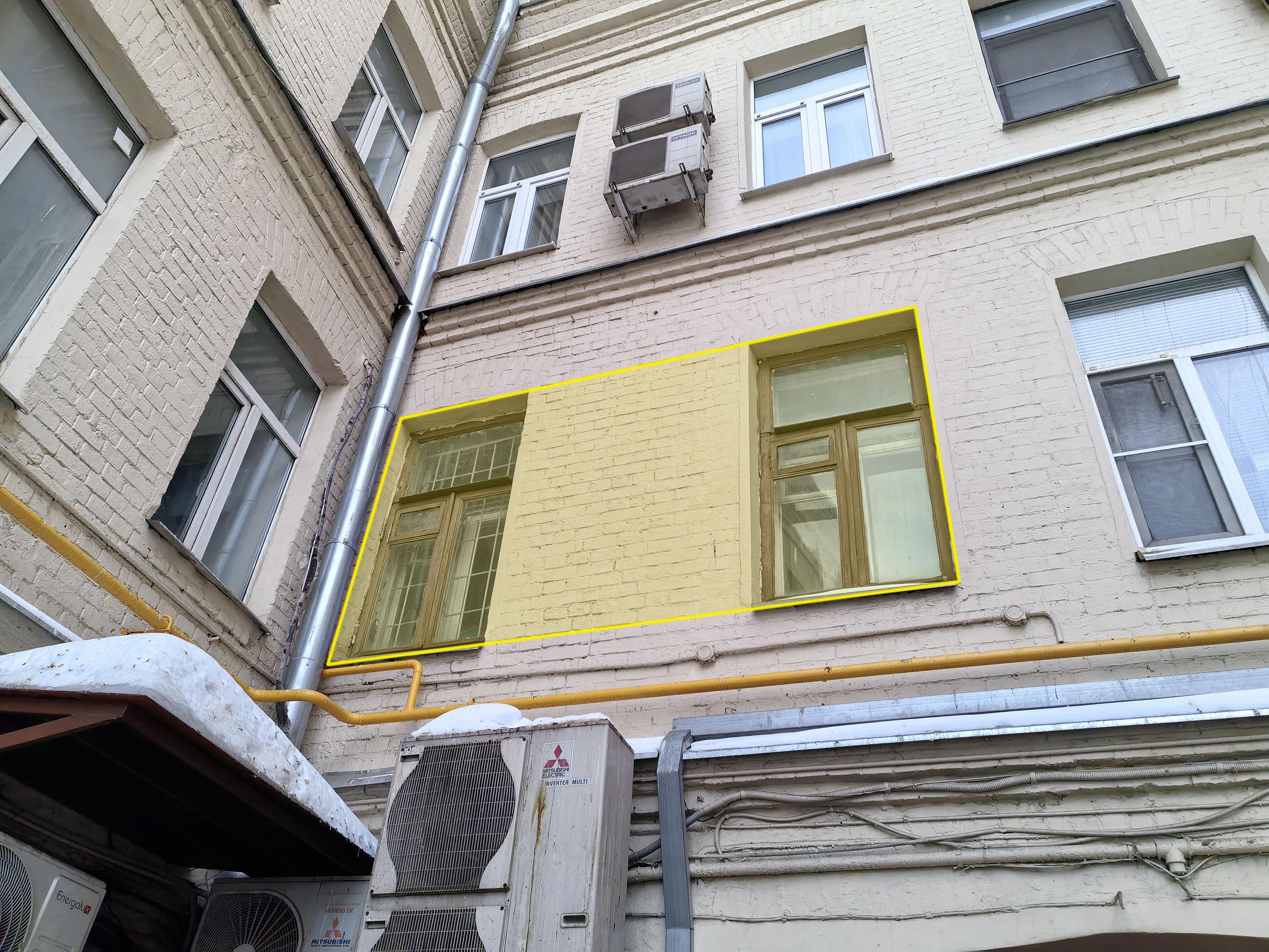 ГП16989866.Квартира.Фасад здания с выделенными окнами реализуемого объекта.jpg