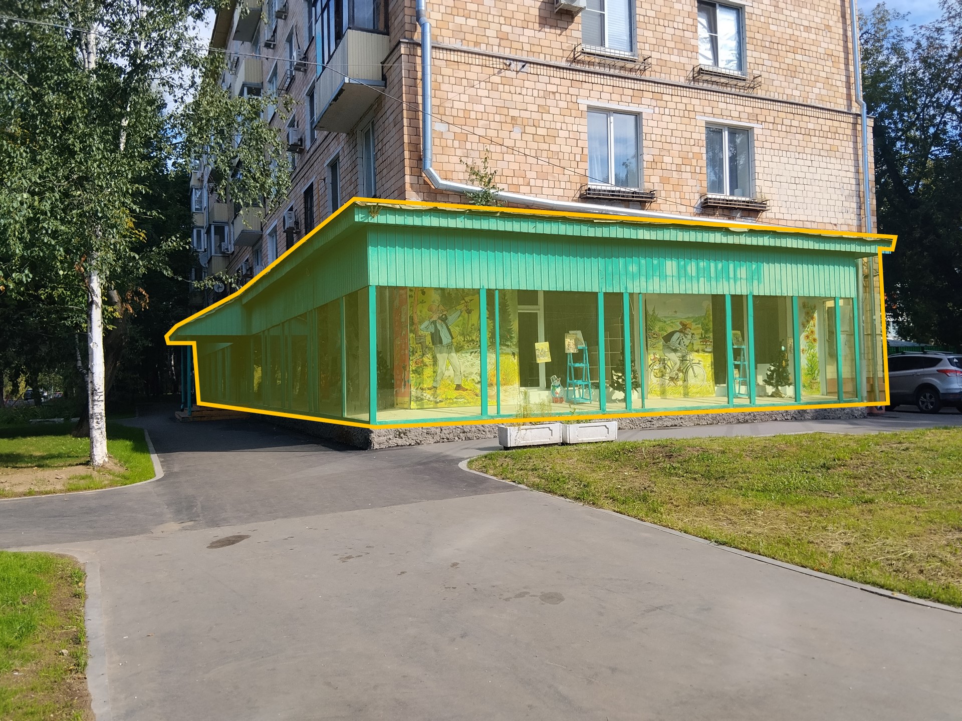 ГП17003503.Нежилое помещение.Фасад здания с выделенными окнами реализуемого объекта.jpg